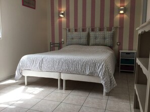 Holiday rental L'ISLE-SUR-LA-SORGUE house for rent 3 bedrooms