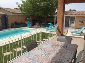 Holiday rental L'ISLE-SUR-LA-SORGUE house to rent garden