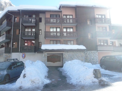 APP 6 PEOPLE, PRIVATE PARKING, 3 BEDROOMS, QUIET