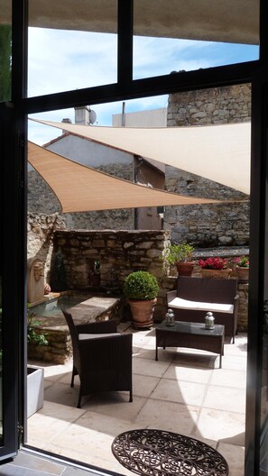 terrasse vue de l'intérieur