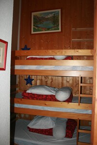 Duplex apartment *** skiing area and the Alpine tundra for 7-8 people,all season
