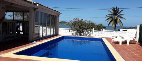 Nouvelle piscine au sel de 3m/6m à côté de la maison