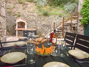 Repas barbecue en terrasse...