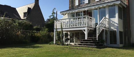 Rare à Dinard : jardin plein sud, à l'abri des regards