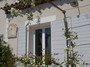 Fenêtre  chambre coté terrasse