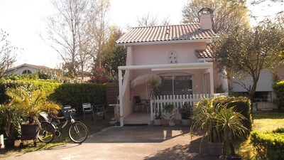 Ville aux 7 ports, très touristique, bassin d’Arcachon, forêt, parc aquatique