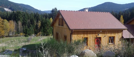 Chalet tout bois dans le calme et le confort