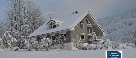 CHALET EN HIVER