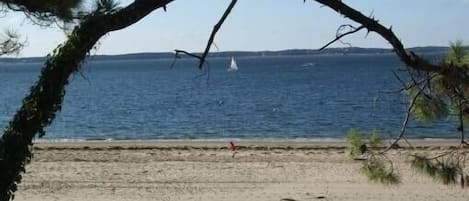 Une vue du bassin d&apos;Arcachon depuis la plage Péreire