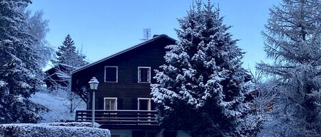 Vue d'ensemble du chalet (appartement de gauche)