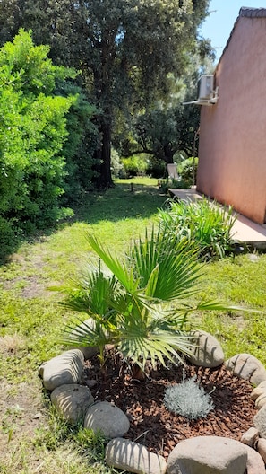 24Marine de Solaro location pour 4 pers plage a pied jardin ombragé privatif
