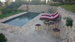 piscine privative avec vue sur les Alpilles 