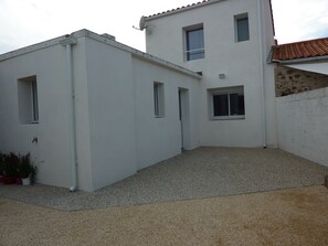 Cour et terrasse