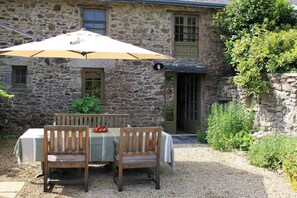 La terrasse côté jardin
