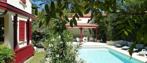 VILLA  RHAPSODIE   avec piscine sécurisée chauffée