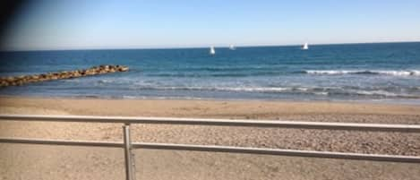 Vue du balcon les pieds dans l'eau...