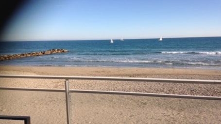 Vue du balcon les pieds dans l'eau...