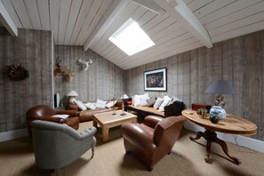 Relaxation area in the large living room