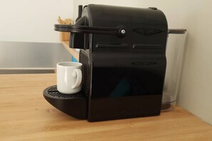 Kaffe og/eller kaffemaskine