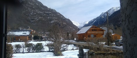 VUE DEPUIS  LA MAISON SUR LA VALLEE D'ORLU