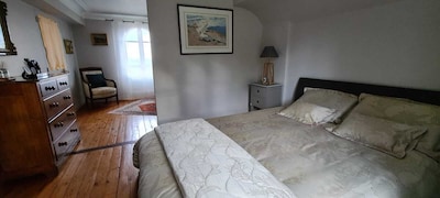 Rooms (1 to 4 pers.) 25 minutes from Paris center