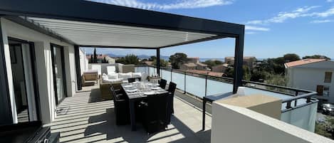 Vue Panoramique sur la mer et l'Esterel depuis la terrasse