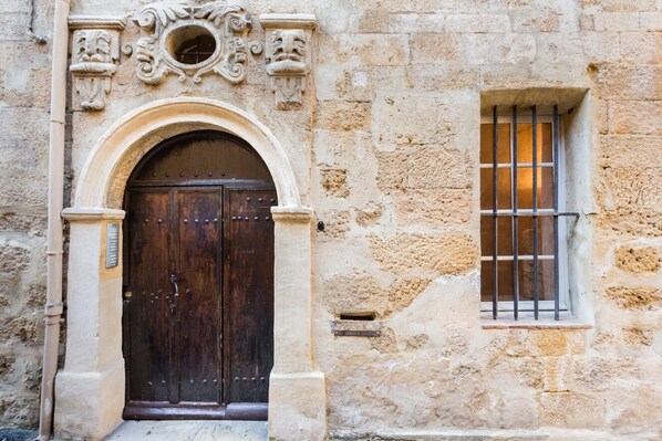 An ancient 15th century building in Aix’s historic center, tiny & quiet street 