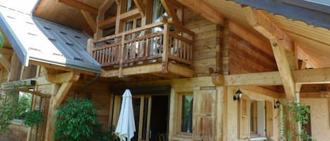 Chalet de charme  classé ****déco montagne  06  07  35  69  31 accueil chaleureu