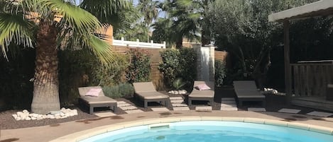 Jardin et piscine privée