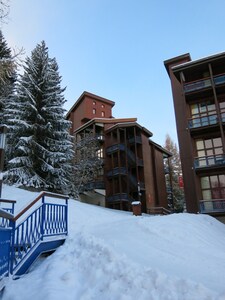Large apartment at ARC 1800 on the snow front 