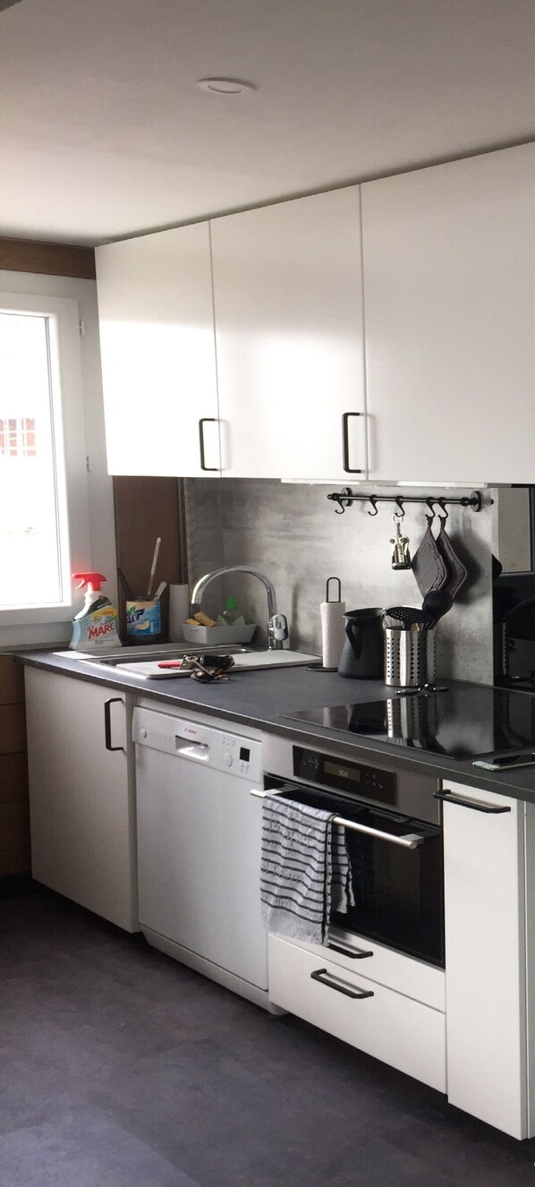 Cuisine toute equipee