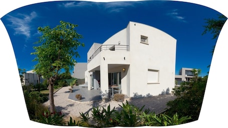 locasete.fr depuis 2007 votre agence de location de villas pres de la plage