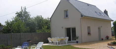 La maison côté jardin