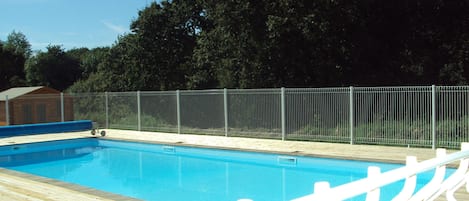 piscine au calme exposée plein sud