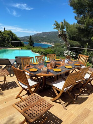 A midi sur la terrasse