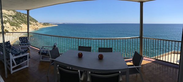 Terrasse avec vue imprenable sur mer