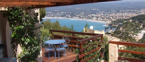 terrasse en bois exotique vue mer