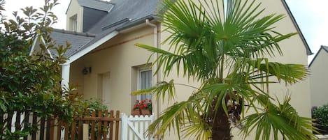 Maison dans un lotissement avec un jardin clos