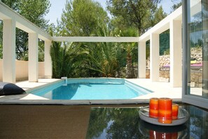 Pool and solarium