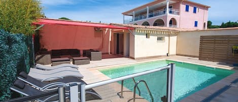 PISCINE SECURISEE
SALON DETENTE OMBRAGE & FARNIENTE A VOLONTE ..