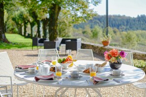 Petit déjeuner avec vue 