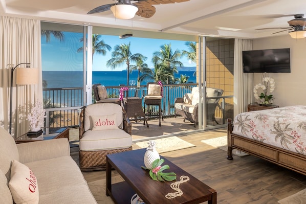 Bedroom 1 suite with ocean view lanai 