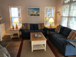 Living room with amble seating for guests
