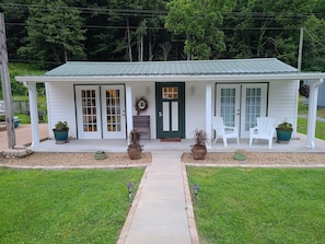 Beautiful Newly Renovated Cottage