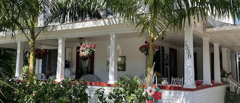 Riverwalk Lady was built in 1920 and is in Bradenton's historic Point Pleasant.