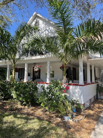 Riverwalk Lady was built in 1920 and is in Bradenton's historic Point Pleasant.