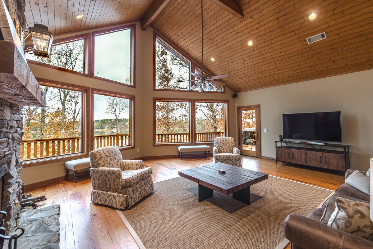 Lake Hartwell Mountain Home with Stunning Views and Deep Water Private Dock