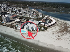 A drone view of K-1 at low tide @ The Pointe! We’re right in front of the pool!