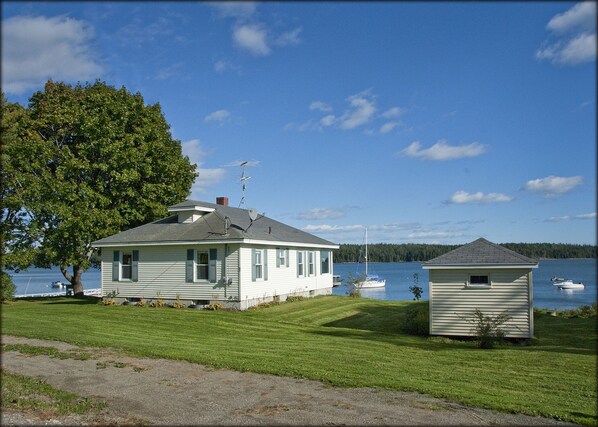 "Briarnook" from the driveway. Bunkhouse for extra sleeping room is on the right