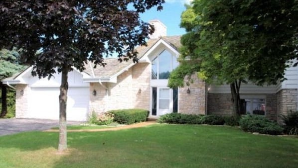 Lovely two story end unit condo/town home